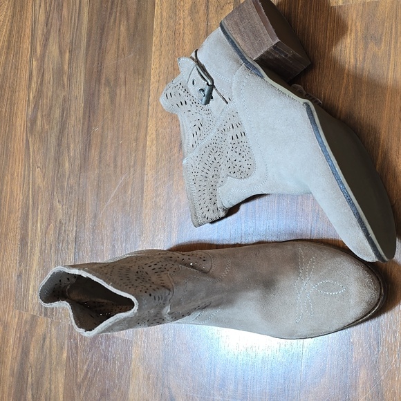 Naughty Monkey Zoey Leather Ankle Boot - Picture 2 of 9